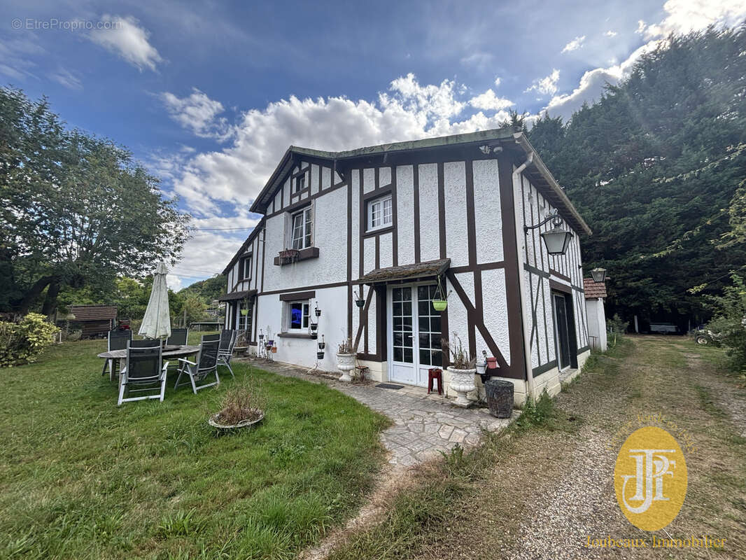 Maison à PORT-VILLEZ