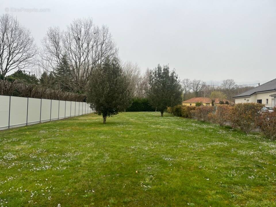 Terrain à ARCIZAC-ADOUR