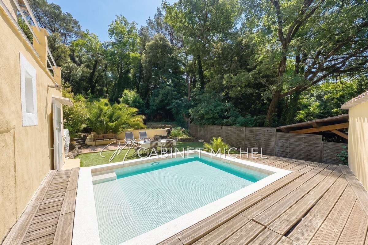 Maison 114 m² à Roquefort-Les-Pins  - photo 3