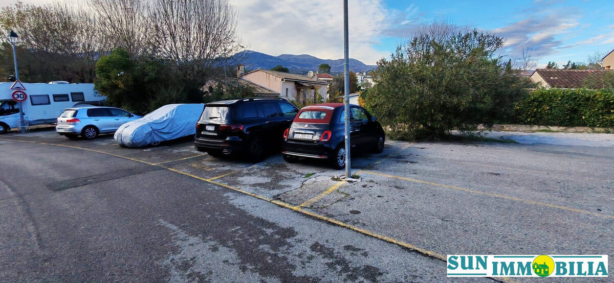 Parking à VILLENEUVE-LOUBET