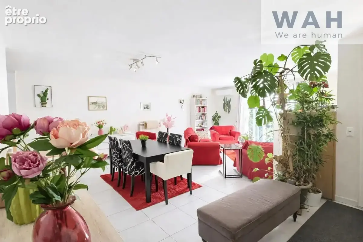 Maison de plain-pied 110 m2 avec jardin arboré et garage. - photo 12