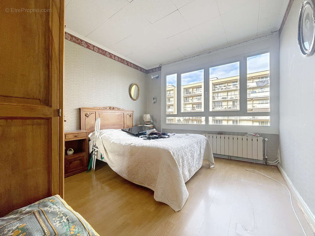 Appartement à SAINT-GENIS-LAVAL