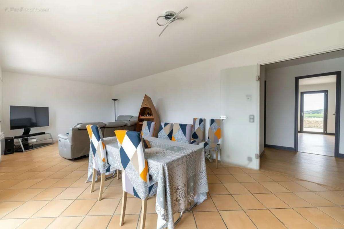 Maison à BONNIERES-SUR-SEINE