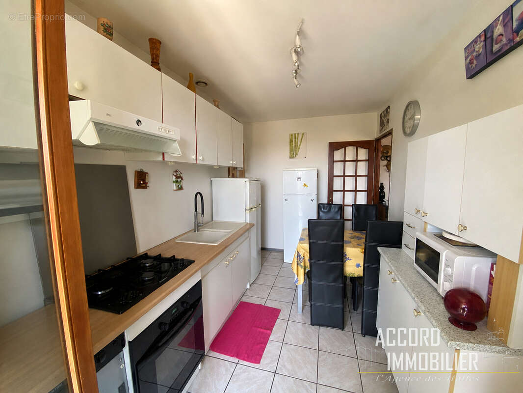 Maison T4 de plain-pied avec garage sur 700 m2 de terrain - photo 2