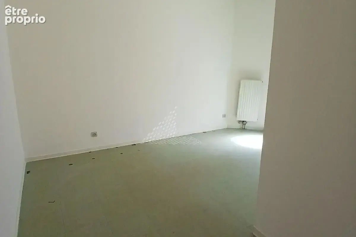En exclusivité T4 de 80m² avec terrasse de 6m² dans copropriété entièrement réhabilité - photo 4