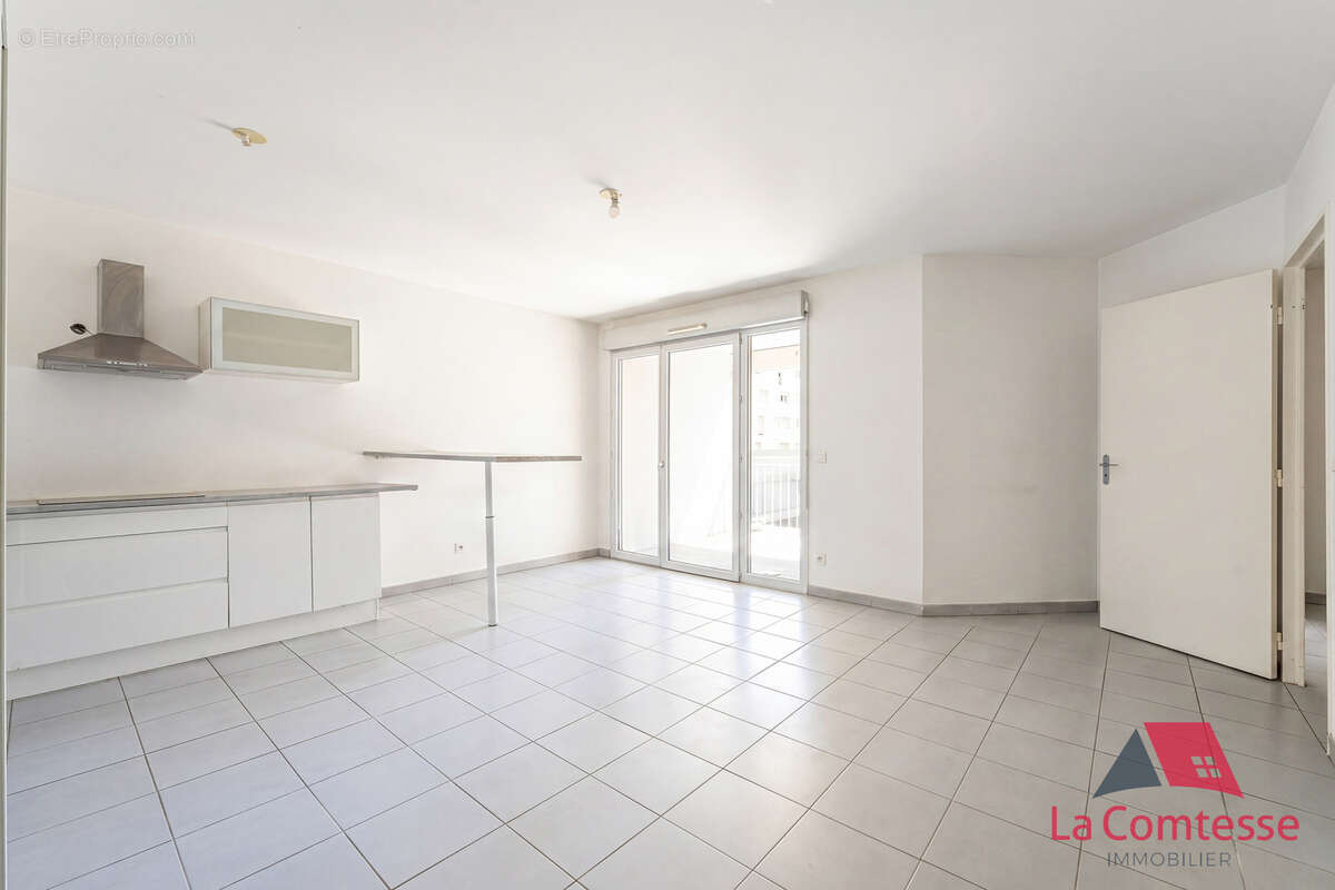 Appartement à MARSEILLE-2E