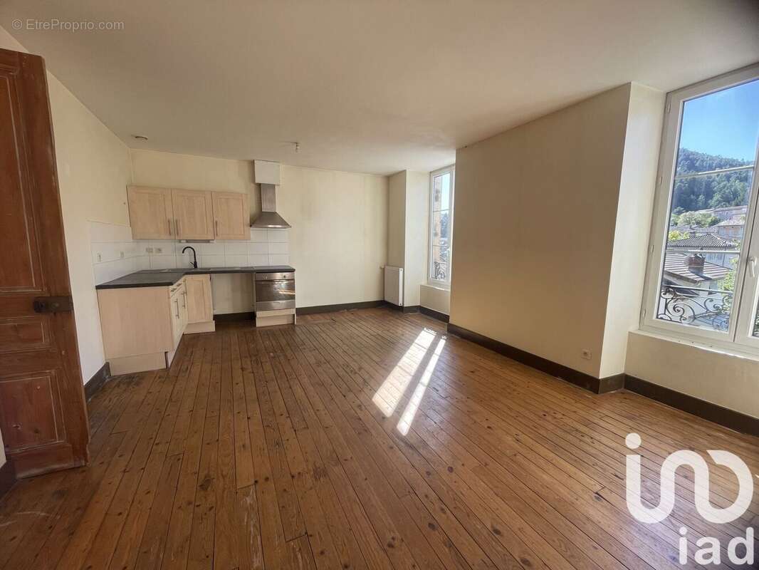 Appartement 92 m² à Vals-Les-Bains  - photo 2