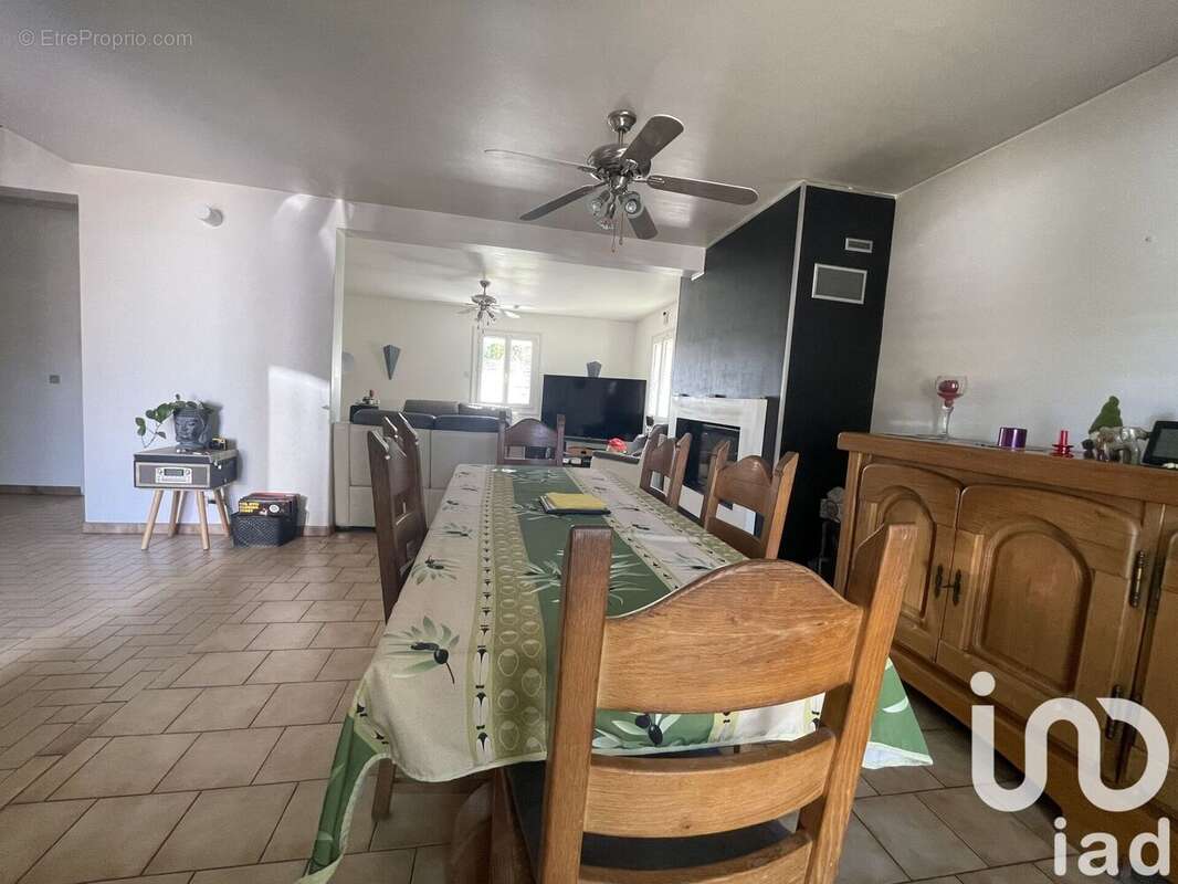 Photo 8 - Maison à LA BREILLE-LES-PINS