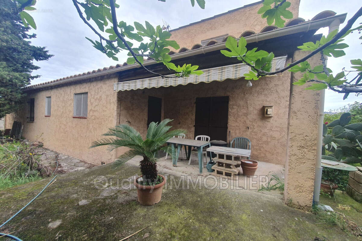 Maison à SAINT-LAURENT-DU-VAR