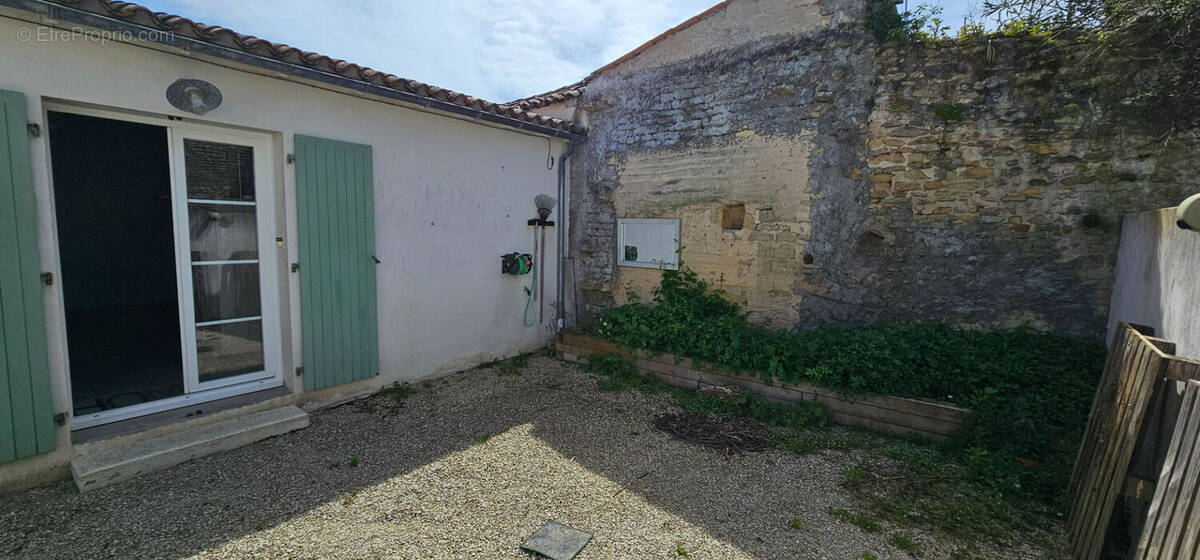Maison à SAINT-CLEMENT-DES-BALEINES