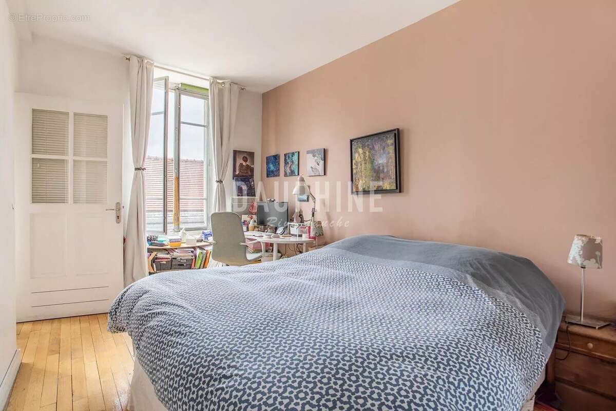 Appartement à PARIS-7E