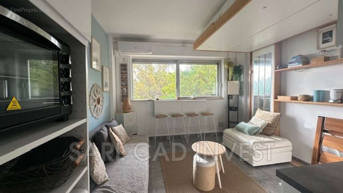 Appartement à VALLAURIS