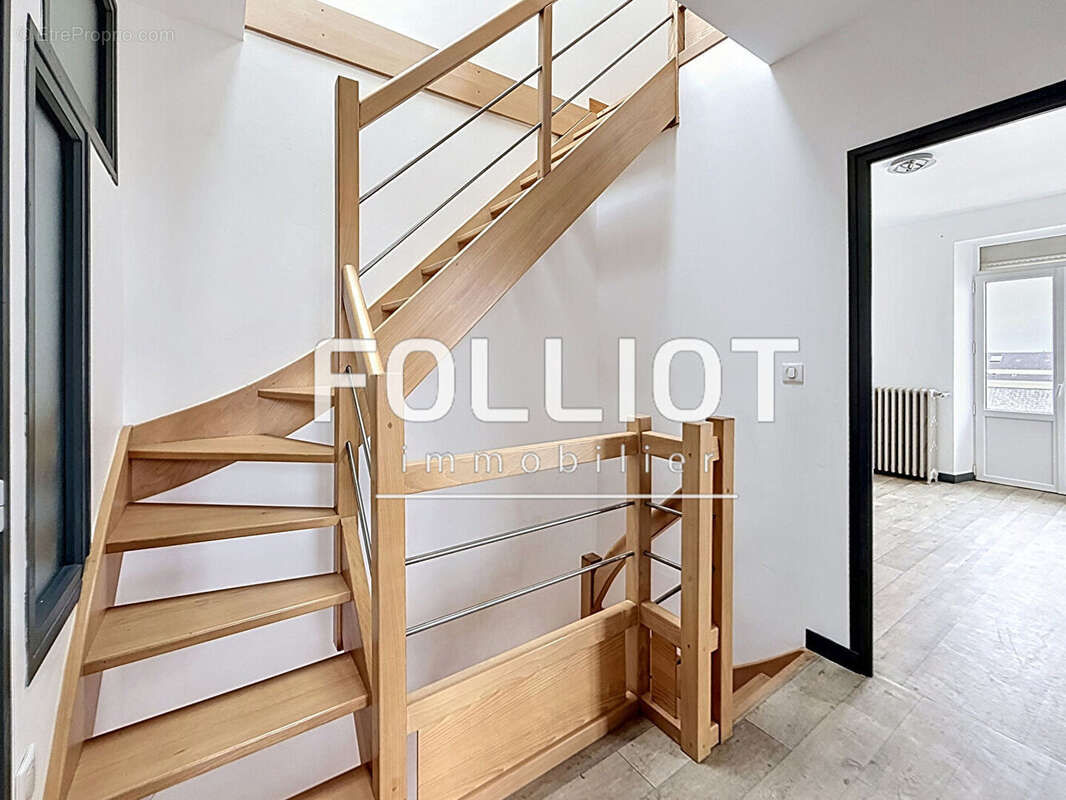 Appartement à DONVILLE-LES-BAINS