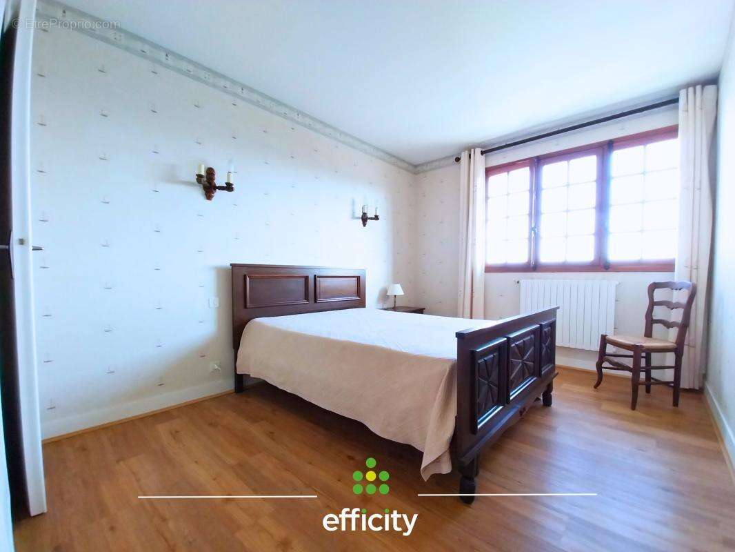 Maison 175 m² à Saint-Georges-De-Didonne  - photo 14