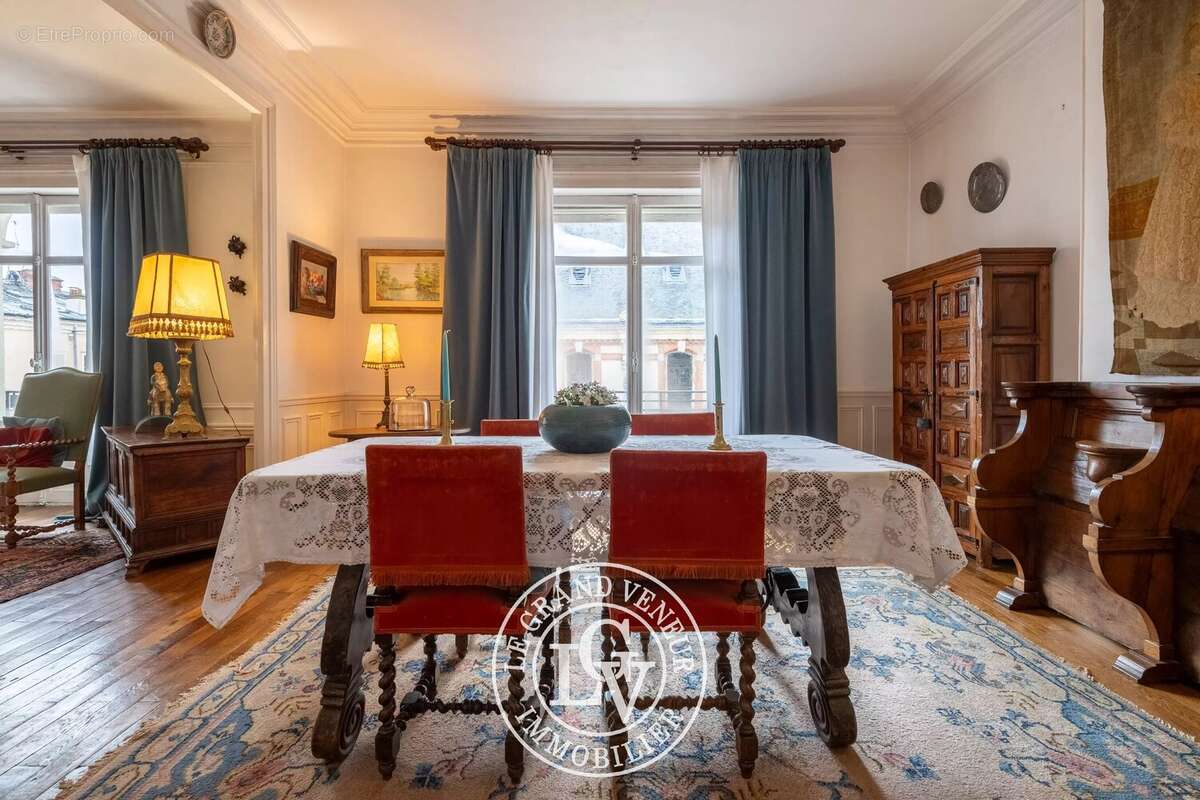 Appartement à FONTAINEBLEAU