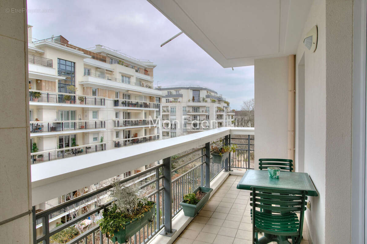 Appartement à NEUILLY-SUR-SEINE