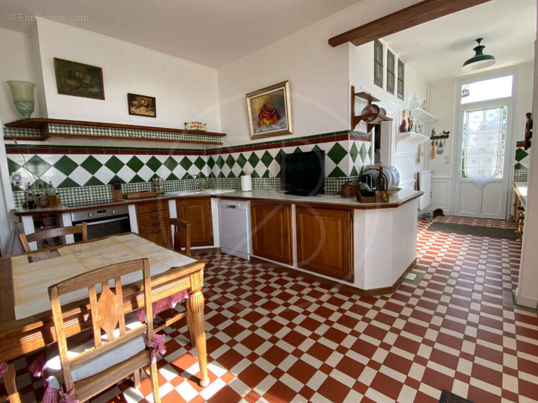 Maison à COUTRAS
