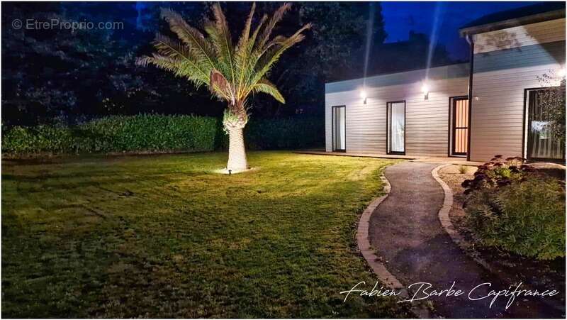 Maison à NEANT-SUR-YVEL