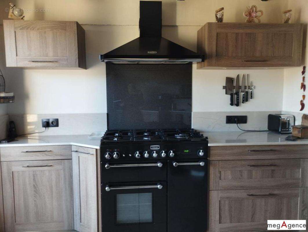 Maison à LE COLLET-DE-DEZE