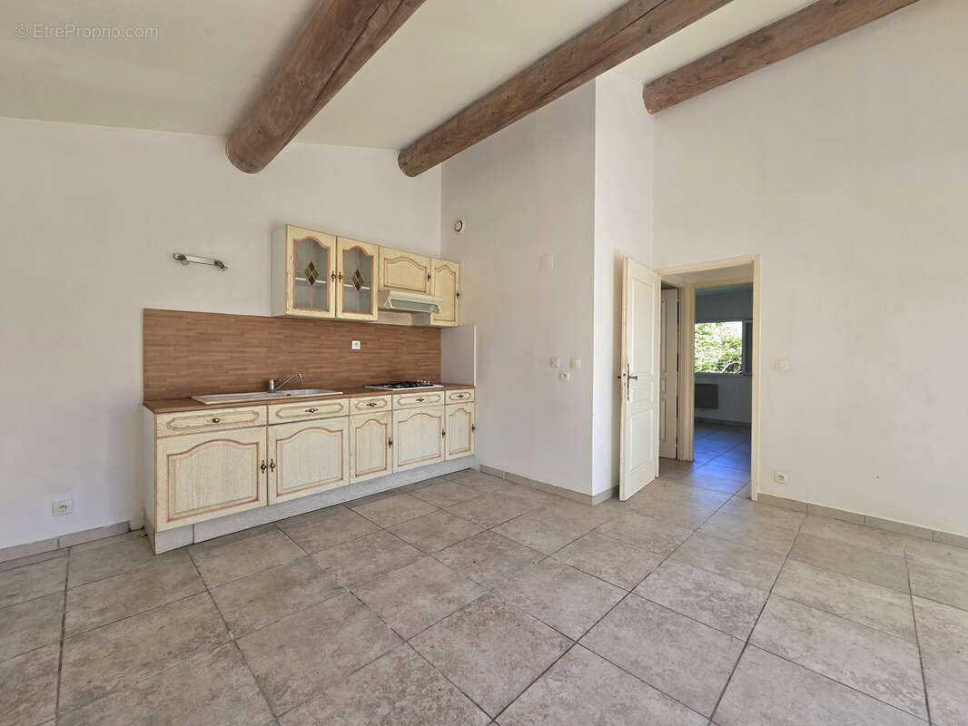 Maison à L'ISLE-SUR-LA-SORGUE