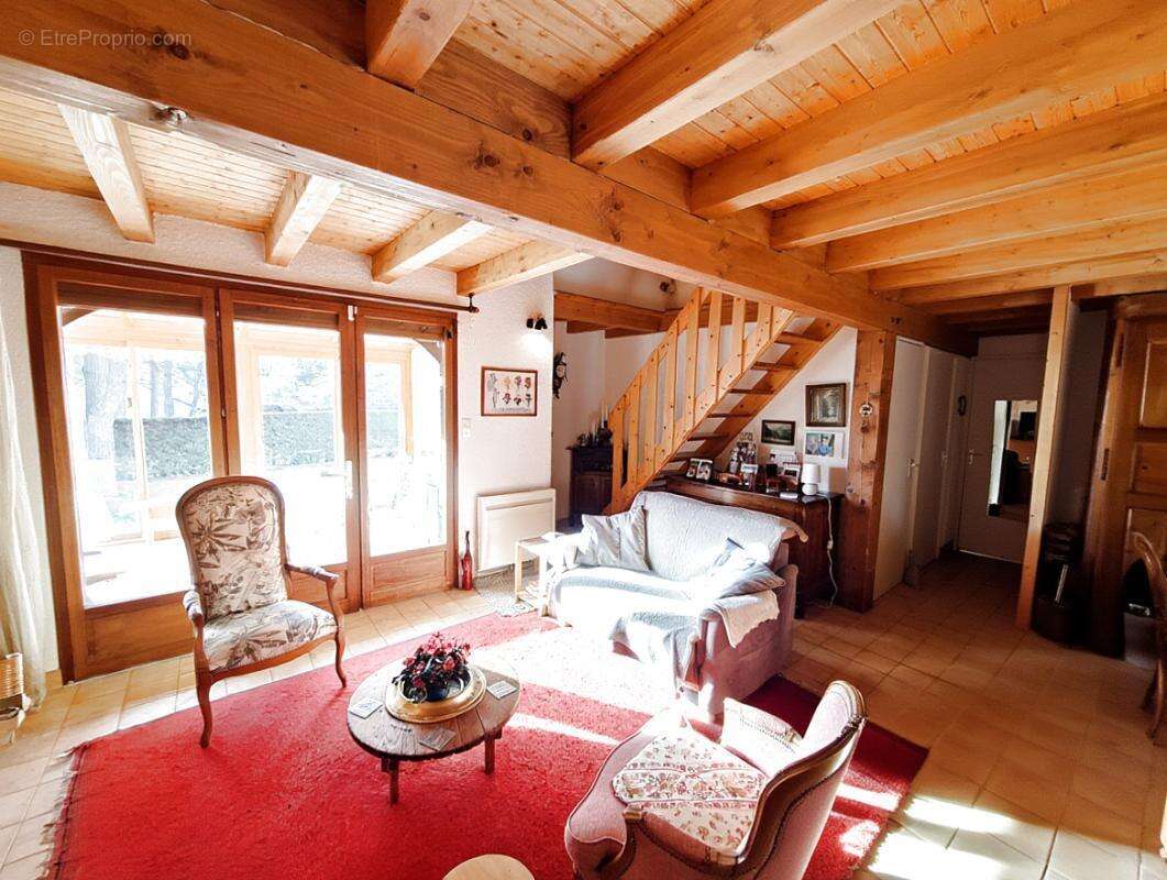 Maison à LE CHAMBON-SUR-LIGNON