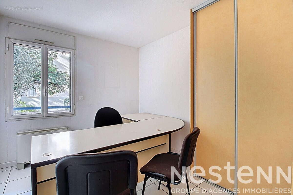 À vendre - locaux professionnels / bureaux 93m² - draguignan centre-ville avec possibilité de changement de destination - photo 9