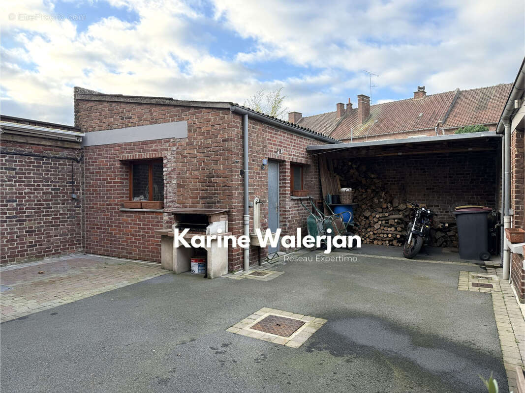 Maison à COURRIERES