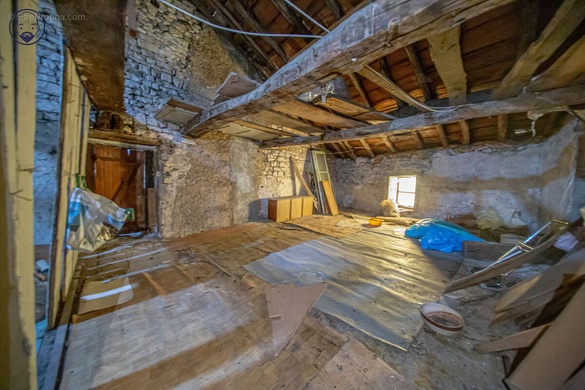 Maison de ville à rénover   Fort potentiel   Idéal investisseur ou résidence principale - photo 16