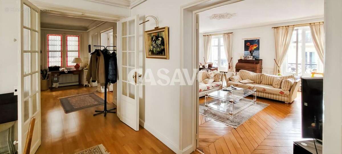 Appartement à PARIS-10E
