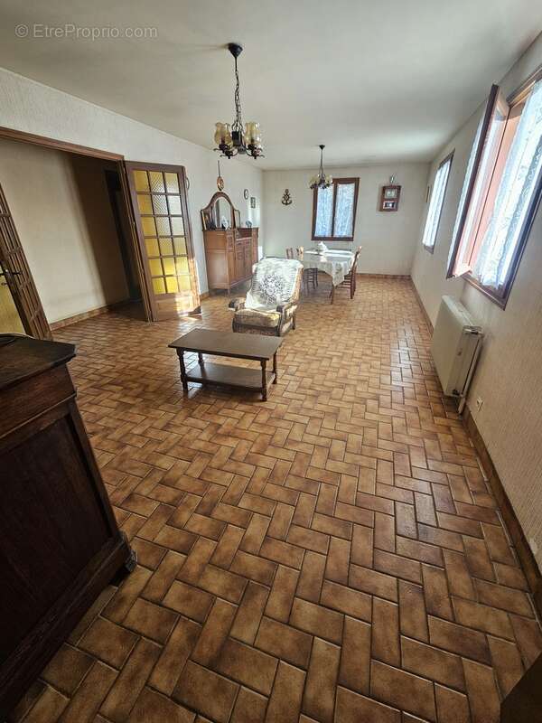 Maison à LINARDS
