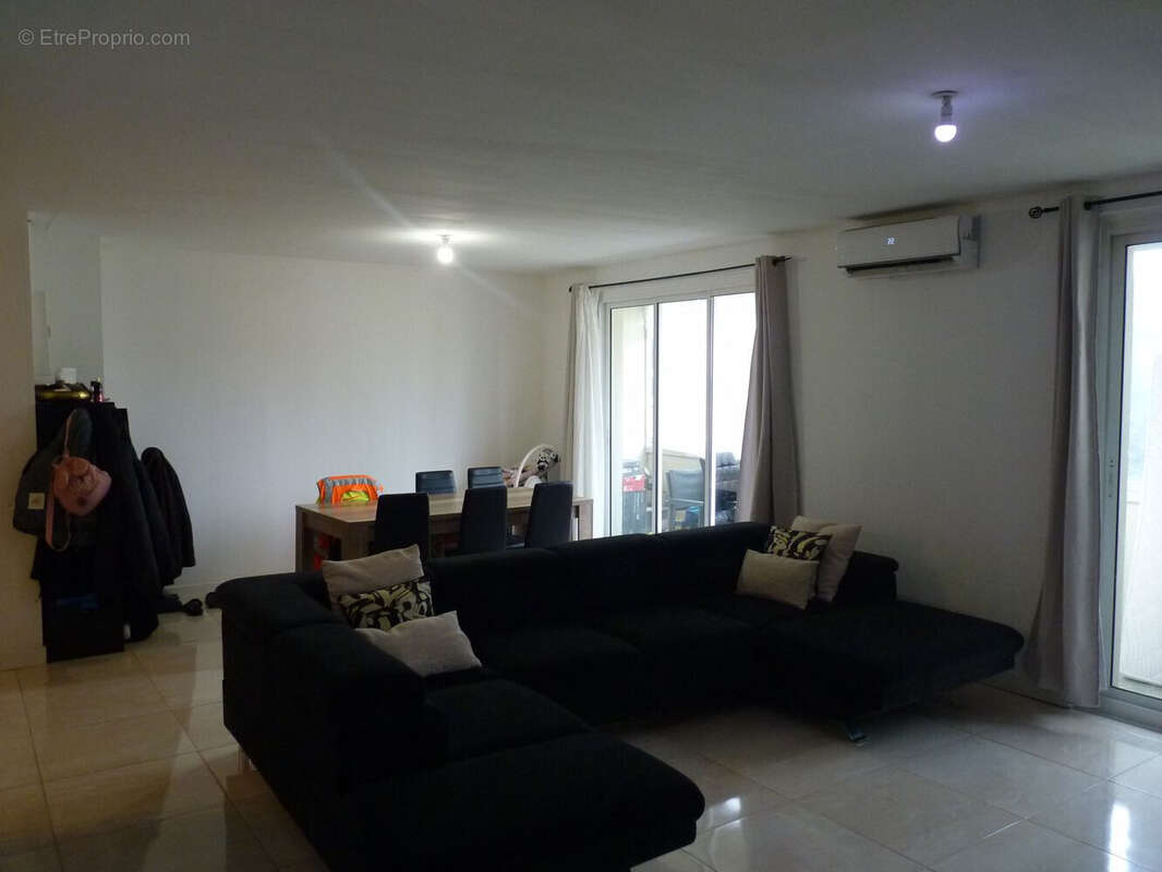 Appartement à PEYROLLES-EN-PROVENCE