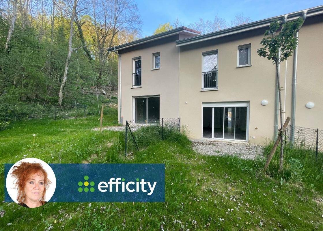 Maison à LA CHAPELLE-DE-LA-TOUR