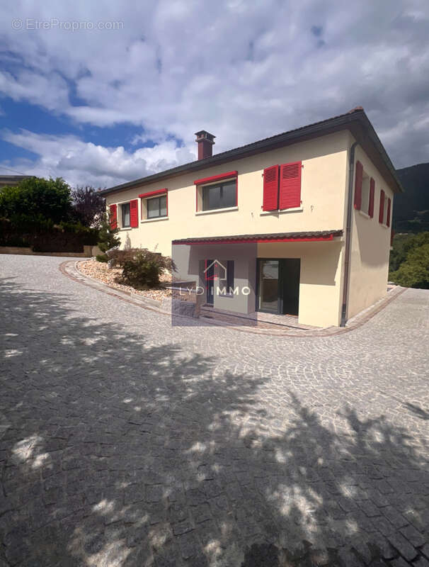 Maison à LANCRANS