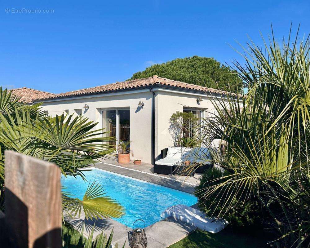 Maison à LES MATHES