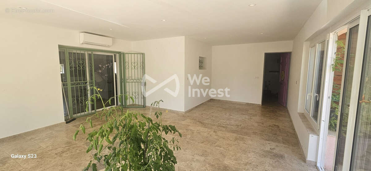 Maison 105 m² à Saint-Maximin-La-Sainte-Baume  - photo 3