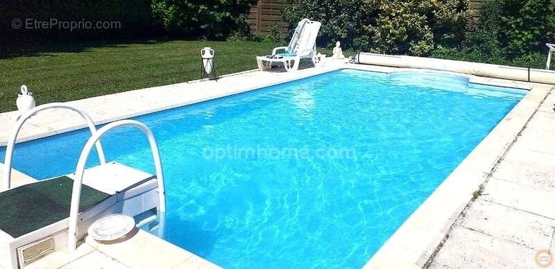 Maison à AVRAINVILLE