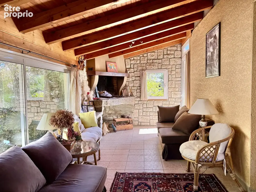 Belle propriété moderne avec terrain et piscine - photo 13