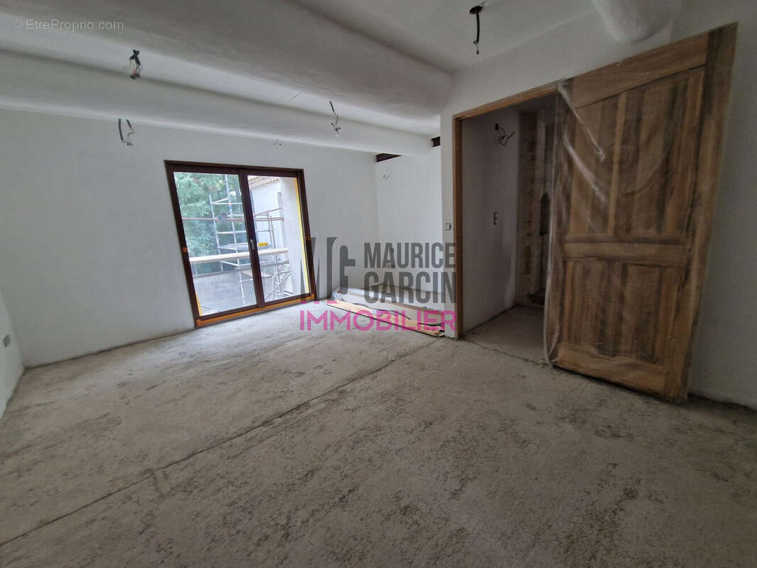 Maison à CHATEAUNEUF-DE-GADAGNE