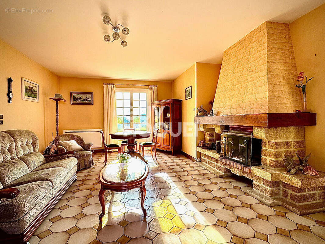 Maison à PONT-L&#039;EVEQUE