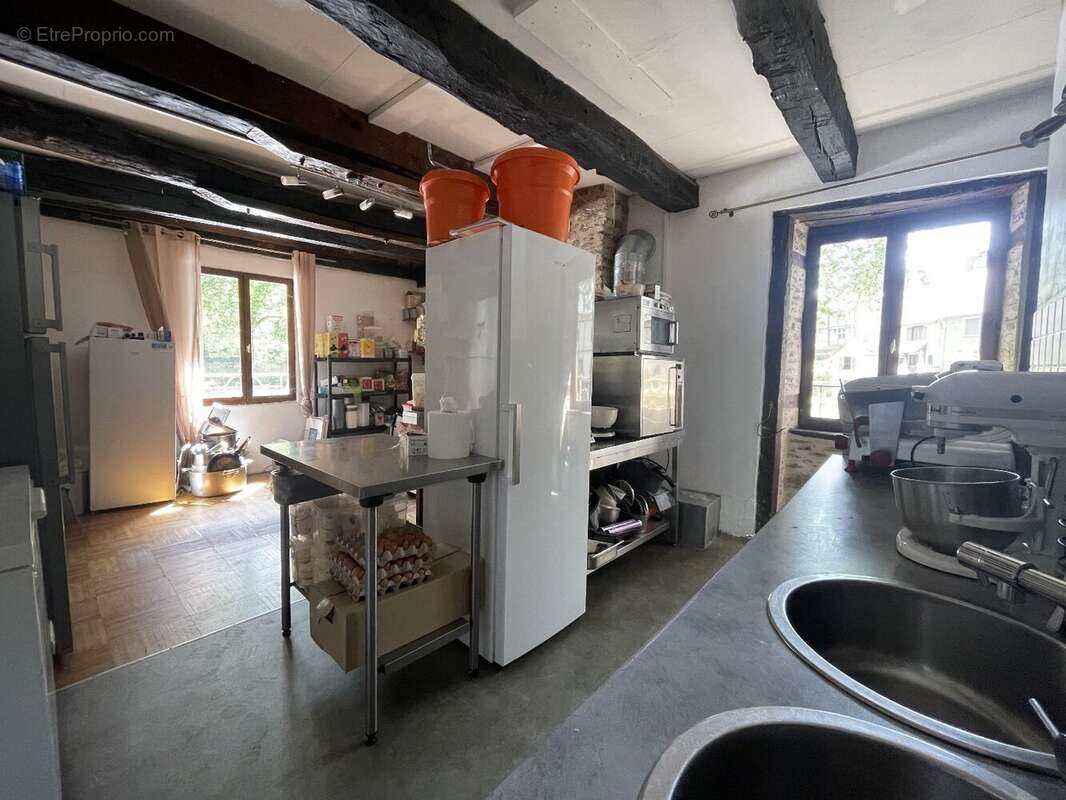 Maison à SEGUR-LE-CHATEAU