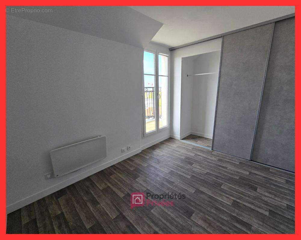 Appartement à LES PAVILLONS-SOUS-BOIS