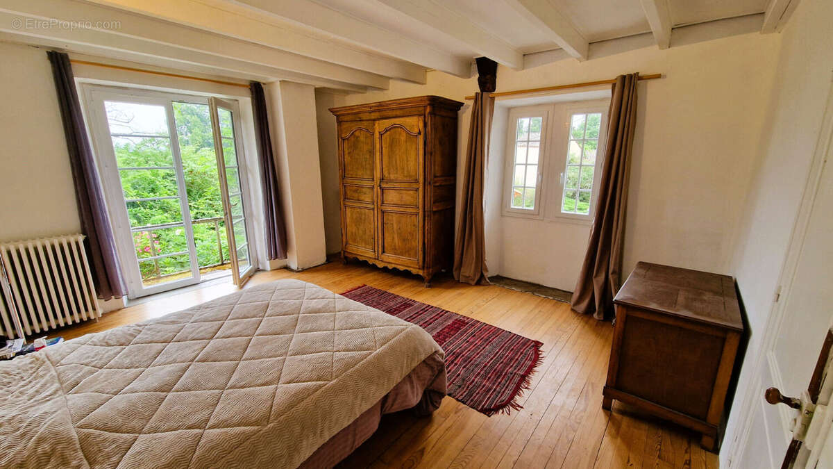 Maison à PESSAC-SUR-DORDOGNE