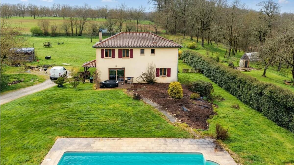 Maison à SARLAT-LA-CANEDA