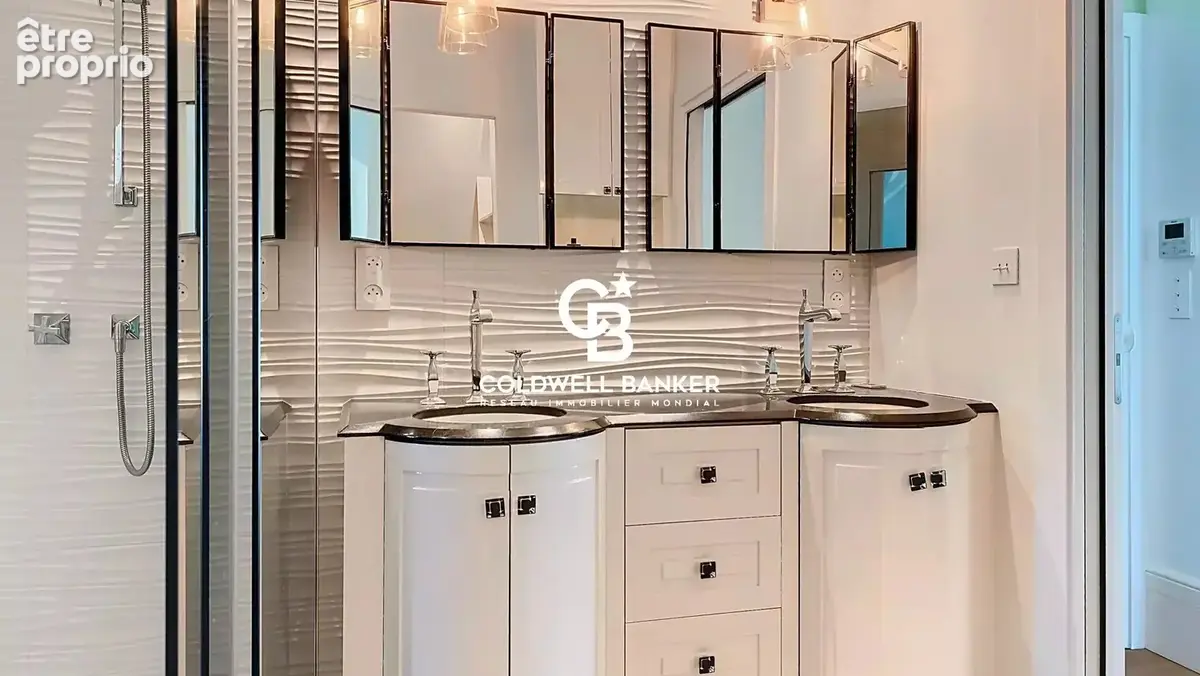 LES SABLES D'OLONNE: La Villa Flore : Signature de l'architecture balnéaire  sur le Remblai. - photo 21