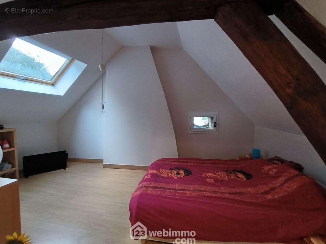 Une belle et grande chambre de 12 m² - Maison à MONT-NOTRE-DAME