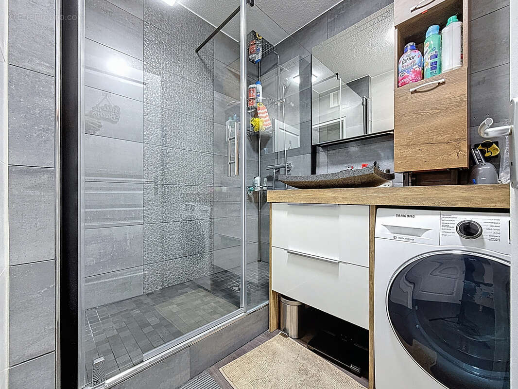 Appartement à SAINT-GENIS-POUILLY