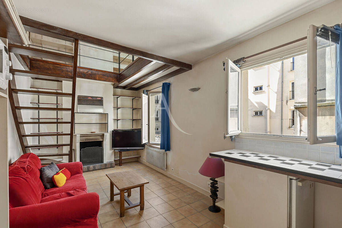 Appartement à PARIS-18E