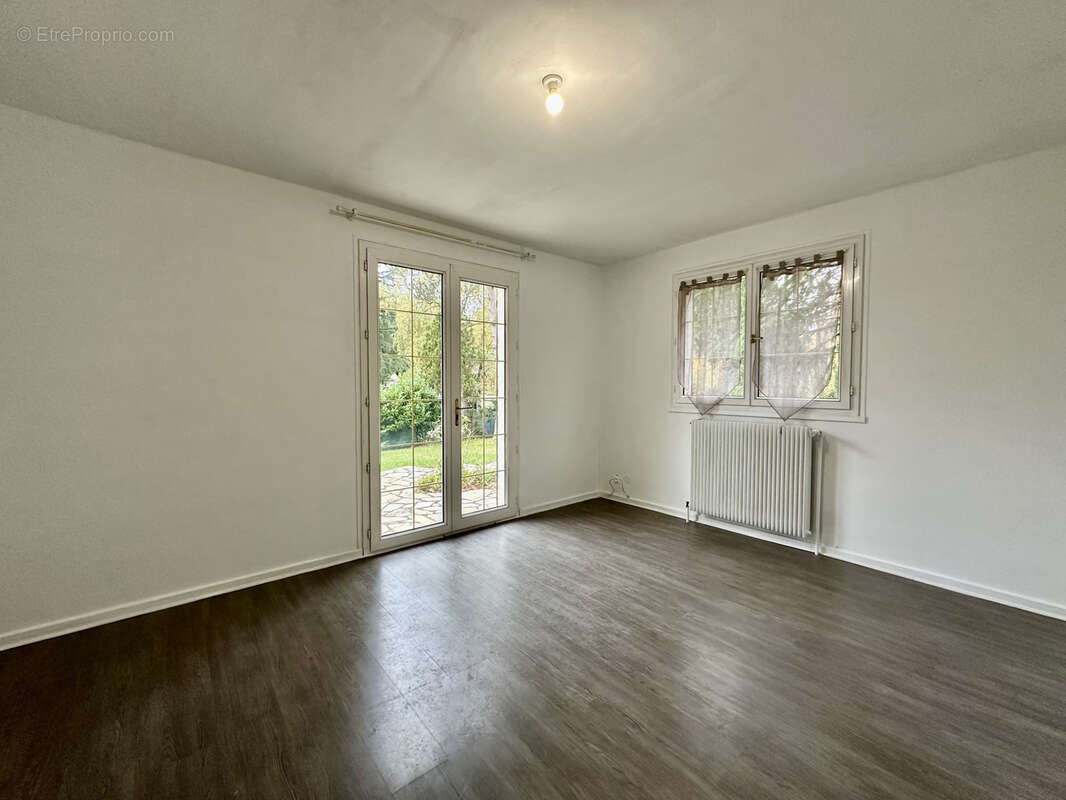 Maison à SAINT-SAUVEUR-SUR-ECOLE