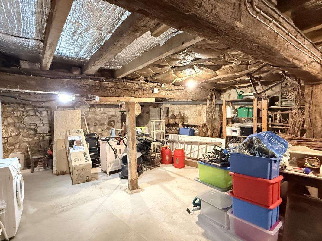 Maison à VILLEBOIS-LAVALETTE