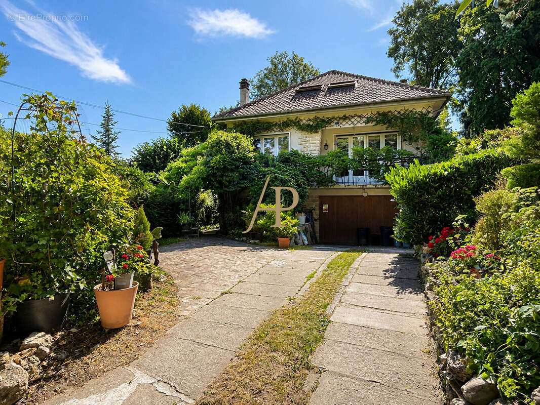 Maison à L'ETANG-LA-VILLE